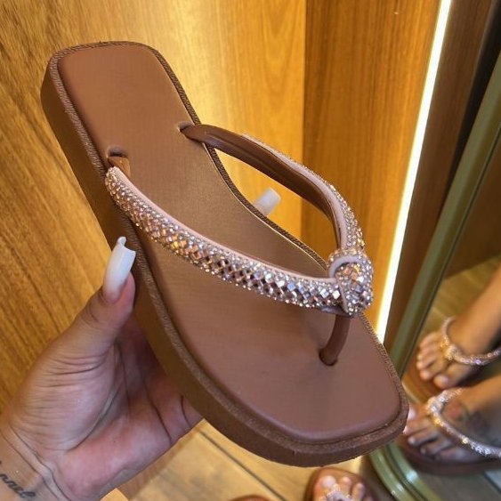 Chinelo feminino confortável de dedo com correias detalhe nó de brilho strass Luxo bico quadrado